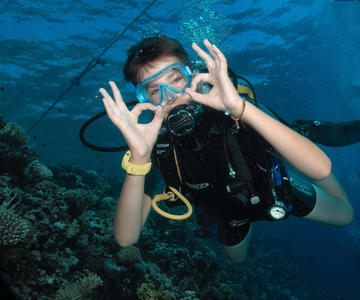 Hurghada: Full-Day Boat Trip with 2 Scuba Dives