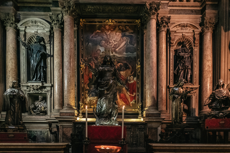 Naples : Centre-ville, Christ voilé et entrée du cloître Sainte-ClaireTour de France : Spaccanapoli et l'entrée du Christ voilé