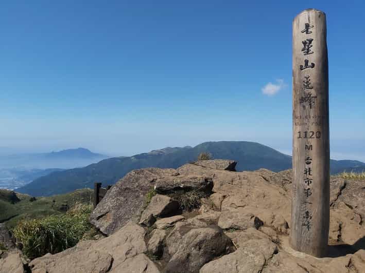 Taipei: Yangmingshan National Park Hiking Day Tour