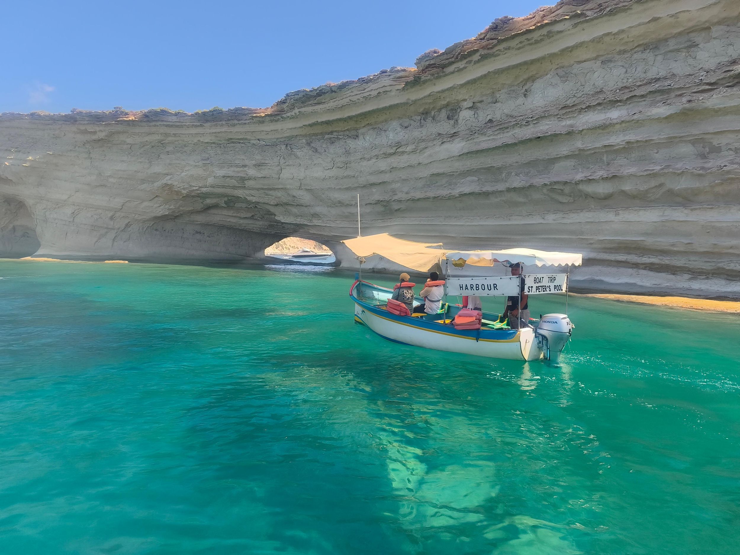 Marsaxlokk: Bootsfahrt & Schwimmen in 3 versteckten Buchten + St Peter's Pool