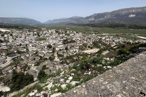 من تيرانا: بيرات، جيروكاستر، وكساميل، جولة لمدة يومين