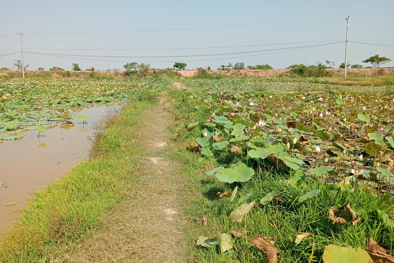 Siem Reap: Tonle Sap Lake & Floating Village Tour Tour in a Tuk Tuk