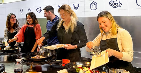 Valencia: Paella-Kochkurs mit zentraler Markttour