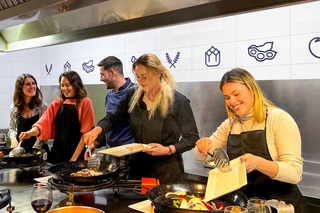 Valencia: Paella Cooking Class with Central Market Tour