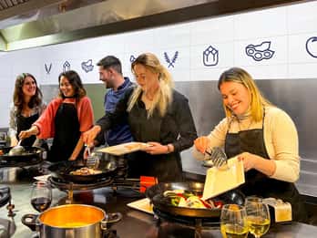 Valencia: Paella-matlagingskurs med omvisning på det sentrale markedet
