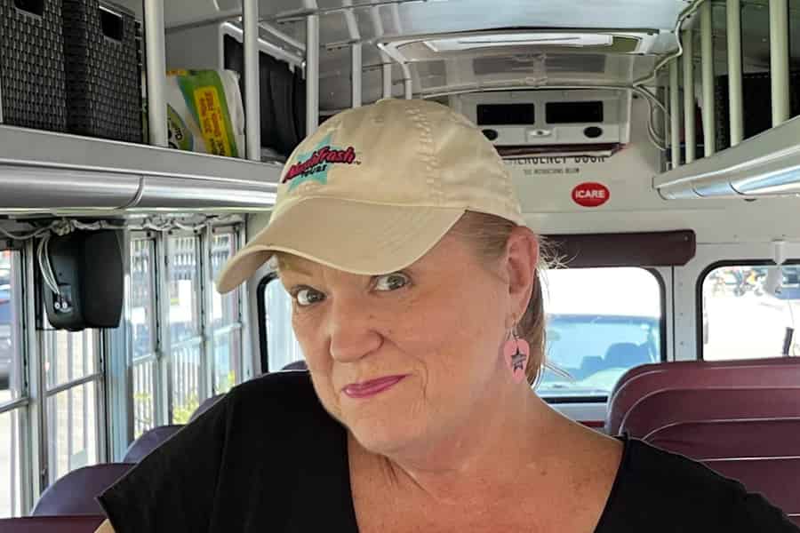 NashTrash Tours: Bustour mit Comedy von Brenda Kay Jugg. Foto: GetYourGuide