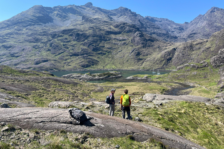 Isle of Skye: Loch Coruisk Boat Trip and Fairy Pools Tour