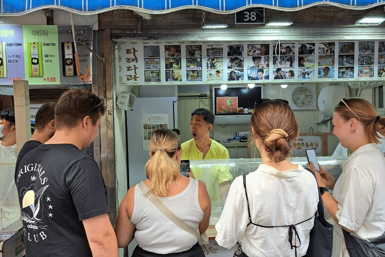 Séoul : Visite culinaire Netflix au marché de GwangjangVisite de groupe avec 3 dégustations de cuisine de rue