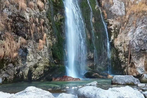 Von Tirana/Durres: Erkundung von Theth, Wasserfall und Blue Eye