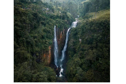 De Kandy a Nuwaraeliya en Tuk Tuk local