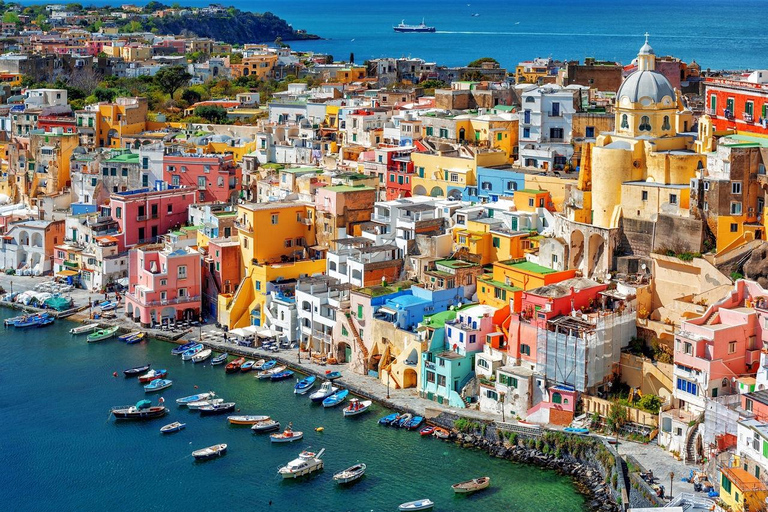 Ischia: Boat Ride around Procida with Time on the Island Procida: Boat Tour