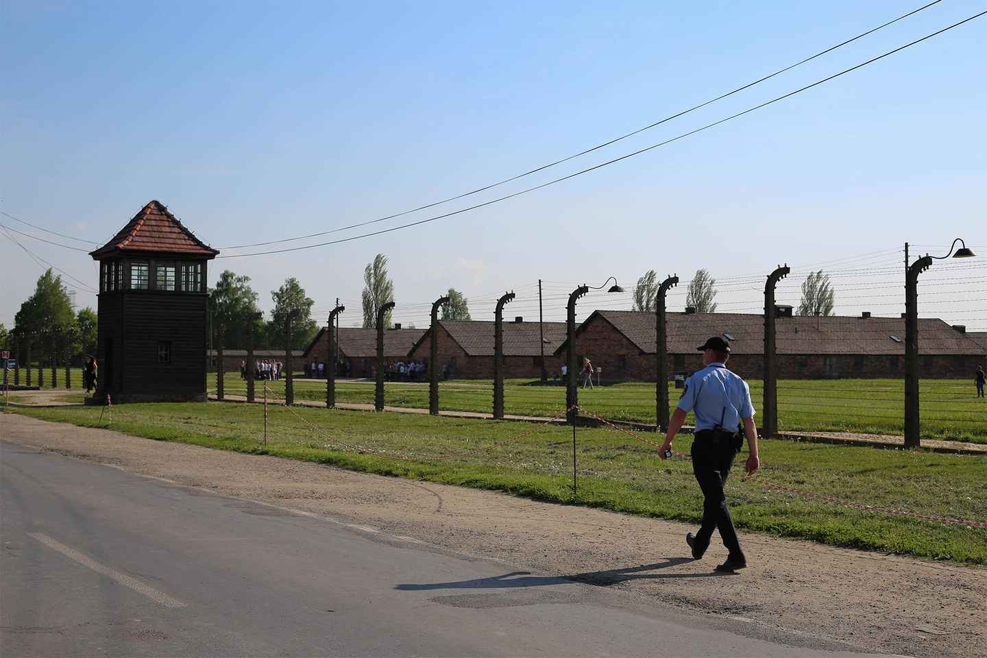 From Krakow: Auschwitz-Birkenau Museum Last Minute Tour