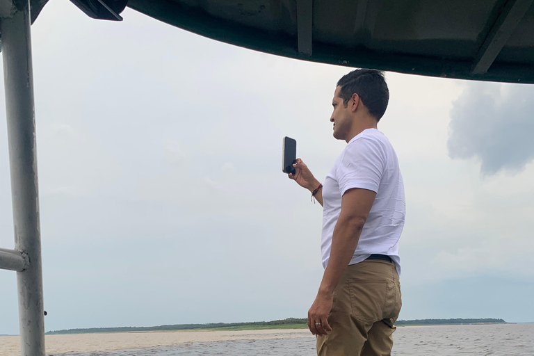 Manaus: Meeting of the Waters Private Bootstour