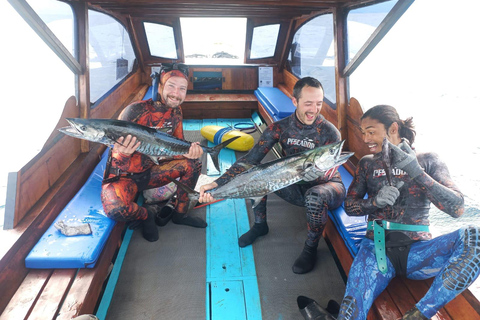 Gili Air: Spjutfisketurism och läckra färska fångsterGili Air: Spearfishing Thrills och läckra färska fångster!