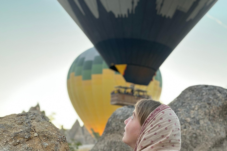 Göreme: vuelo en globo aerostático con traslado y champán