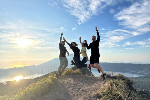 Bali: Mount Batur Sunrise Hike with Hot Springs & Breakfast