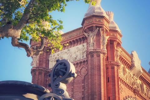 Barcelona: prywatne zajęcia z fotografii telefonicznej – park i stare miastoBarcelona: Prywatne zajęcia z fotografii telefonicznej – park i stare miasto