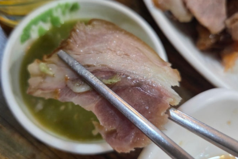 Busan: Local Market, Jokbal Dinner, and Beach Experience