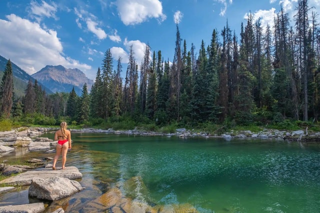Moraine Lake, Lake Louise, Emerald Lake Johnston Canyon Tour