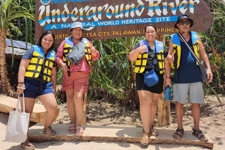 Puerto Princesa; Underground River TourPuerto Princesa; Unterirdische Flussfahrt mit Mittagsbuffet