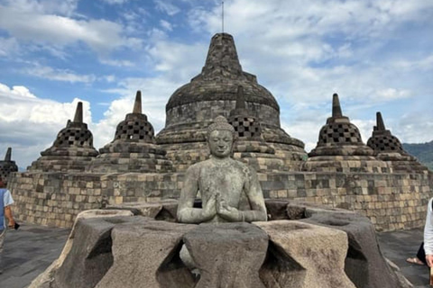 Yogyakarta : visite d&#039;une journée à Prambanan, Merapi en Jeep et BorobudurYogyakarta : visite d&#039;une journée de Prambanan, Merapi en Jeep et Borobudur
