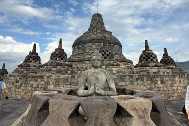 Yogyakarta : visite d&#039;une journée à Prambanan, Merapi en Jeep et BorobudurYogyakarta : visite d&#039;une journée de Prambanan, Merapi en Jeep et Borobudur