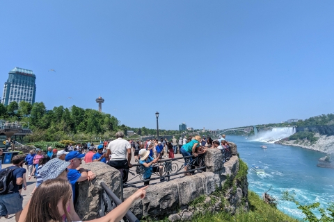 Toronto : Excursion aux chutes du Niagara : bateau optionnel et derrière les chutesVisite des chutes du Niagara sans bateau et derrière les chutes
