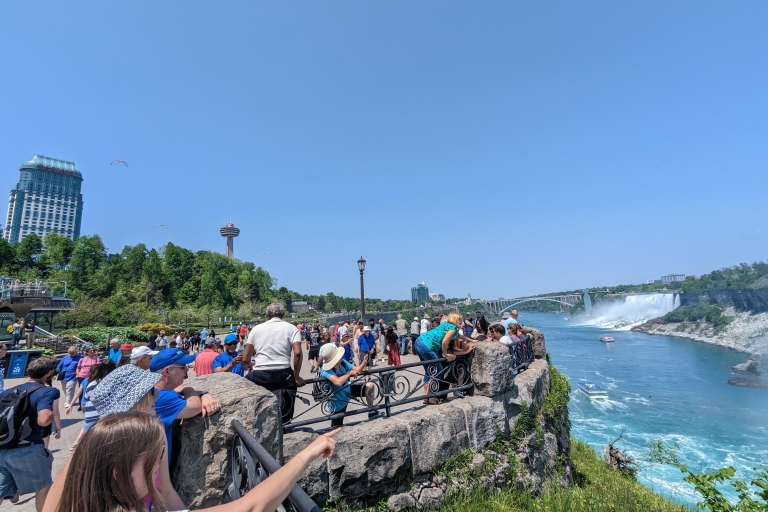 Toronto: Niagara Falls-tour Optionele boot en achter de watervallen(Copy of) Niagara-tour met bootoptie (geen reis achter de watervallen)