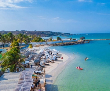 Tour to Palmarito with Private Beach, Swimming Pools and Full Meals