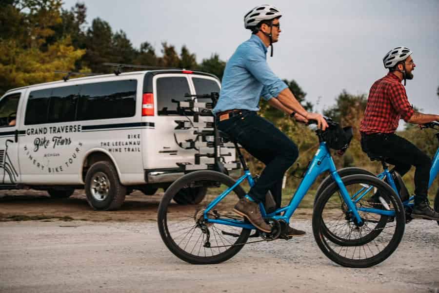 Weintour mit dem E-Bike: Wein-Tour. Foto: GetYourGuide Weintour mit dem E-Bike: Wein-Tour. Foto: GetYourGuide