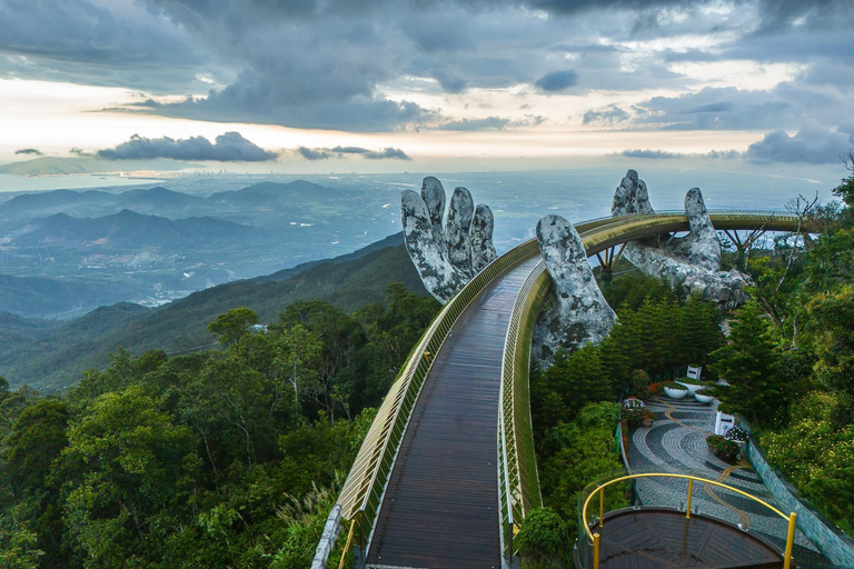 Hoi An: Hue Transfer with Scenic Route over The Hai Van Pass Private Transfer along Route 2