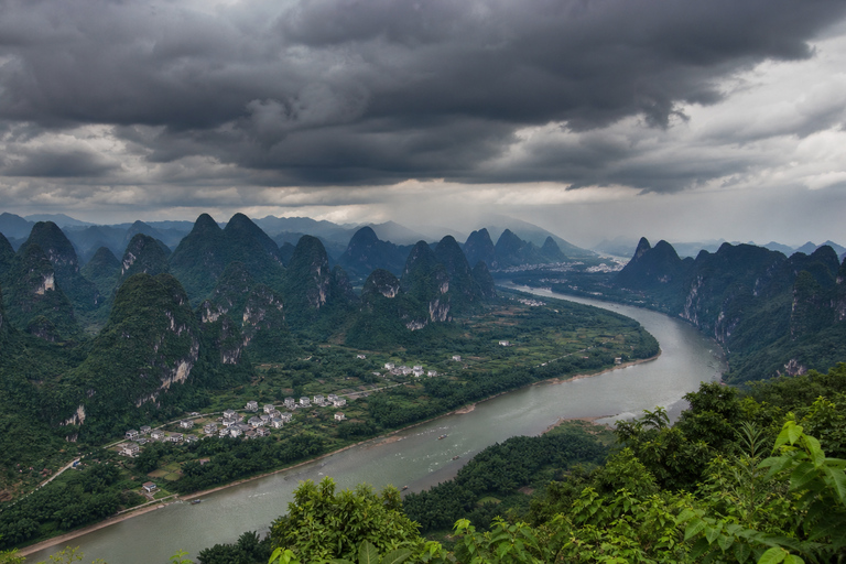 Guilin/Yangshuo: Xianggong Hill Tour & Intercity Transfer Yangshuo Round Trip: Xianggong Hill Tour