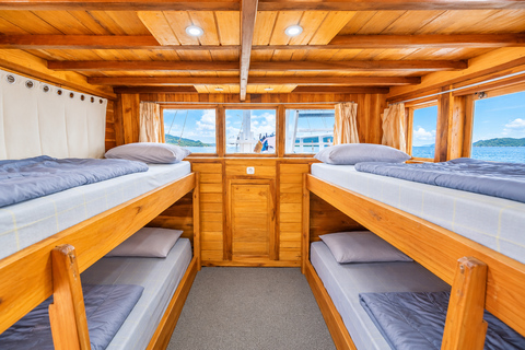 3D Komodo Sailing & Land Tour 12 Stops Single Bed & Hotel 3-Day Shared Cabin, Single Bed No Land Tour No Park Fee