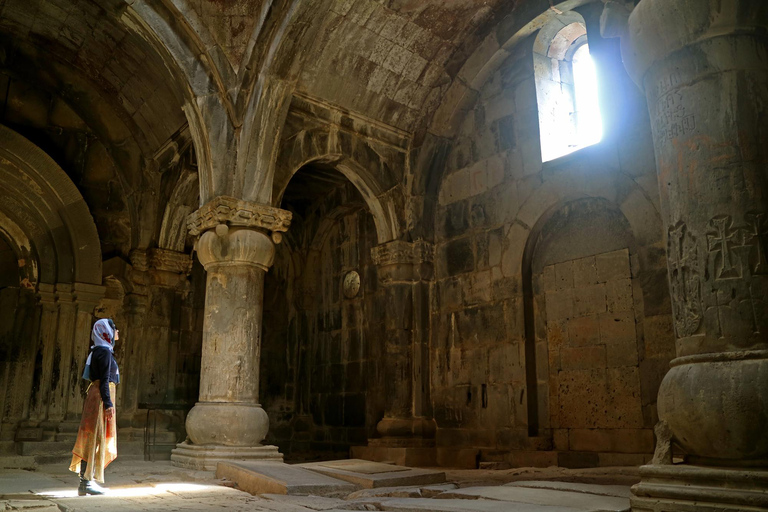 From Tbilisi: Guided Transfer to Yerevan & Monastery Visits From Tbilisi: Guided Transfer to Yerevan & Monastery Visits