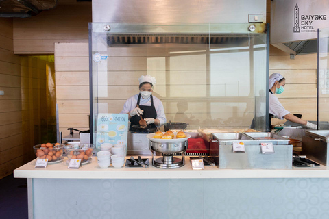 Bangkok: Baiyoke Sky Buffet Breakfast on 81st Floor Balcony