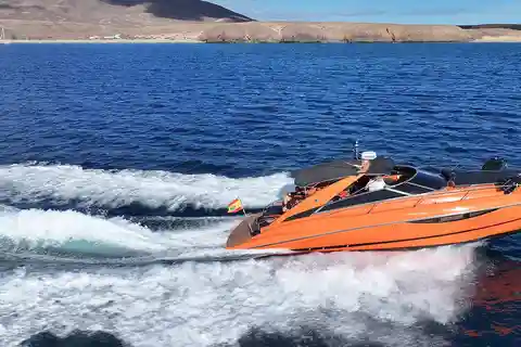 Lanzarote High-Performance Boat: Ausflug zur Isla de Lobos und Papagayo