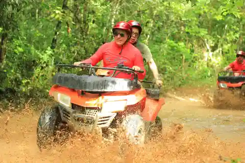 Cancun: Aventura em quadriciclo, tirolesa e cenote com lanches