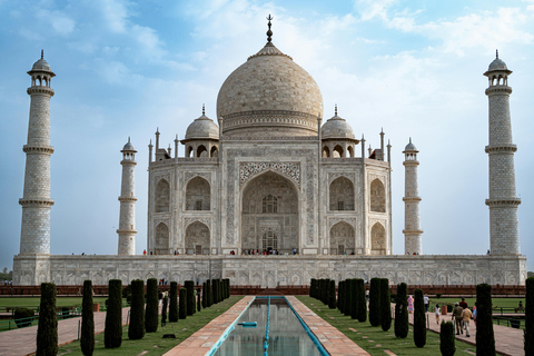 From Delhi: Luxury Taj Mahal Sunrise & Agra Fort Guided Tour Only Professional Tour Guide in Agra