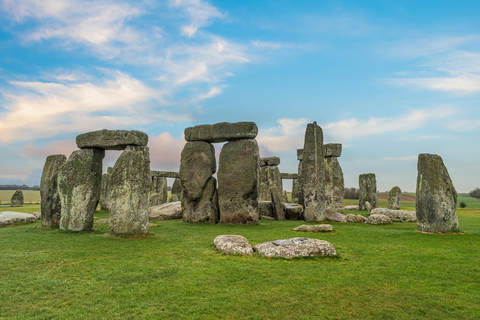 London: Windsor, Stonehenge, Bath Scenic Day Trip Shared Tour, Meet at Paddington Station