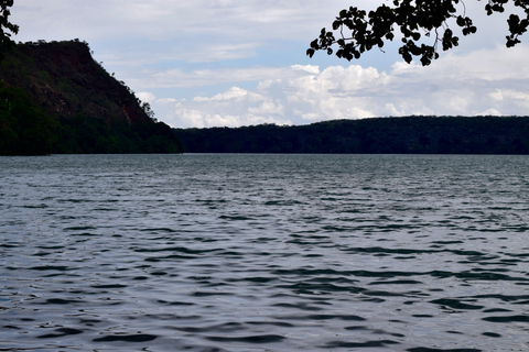 Lake Chala Tour: Wandelen en/of kajakkenMeer van Chala: Wandelen naar de grensrots