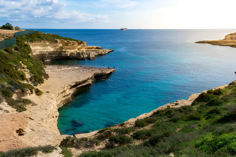 From Sliema: Marsaxlokk Market, St Peter’s Pool & Boat Tour