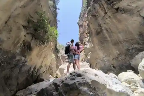 Gola di Sarakina - Avventura a piedi e a nuoto nel sud di Creta