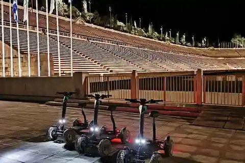 Athene: begeleide tour door het verborgen Athene met een ATV bij nacht