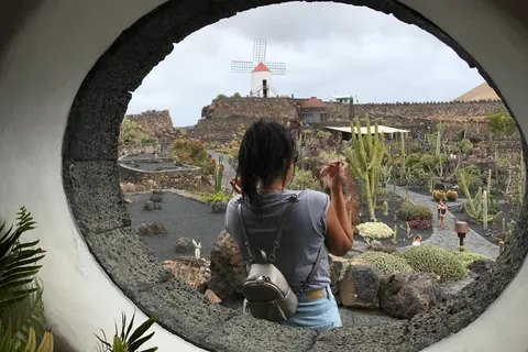 Private unique Cultural & art tour of Lanzarote island