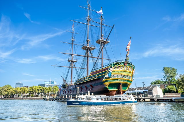 Amsterdam: 75 Minute City Canal Cruise with Audio Guide