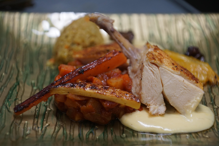 عشاء رومانسي على ضوء الشموع مع كريمون، 5 أطباق مع النبيذتناول الطعام