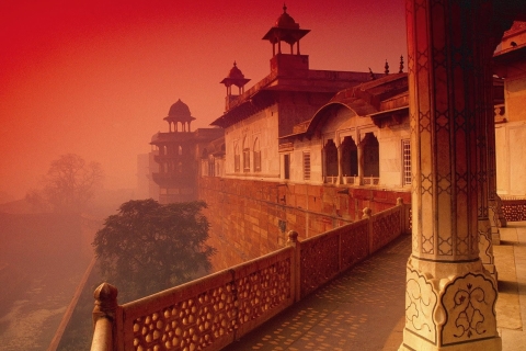 Agra City en Fatehpur Sikri Tour volledige dagPrivéauto + monumententickets + gids + ontbijt (buffet)