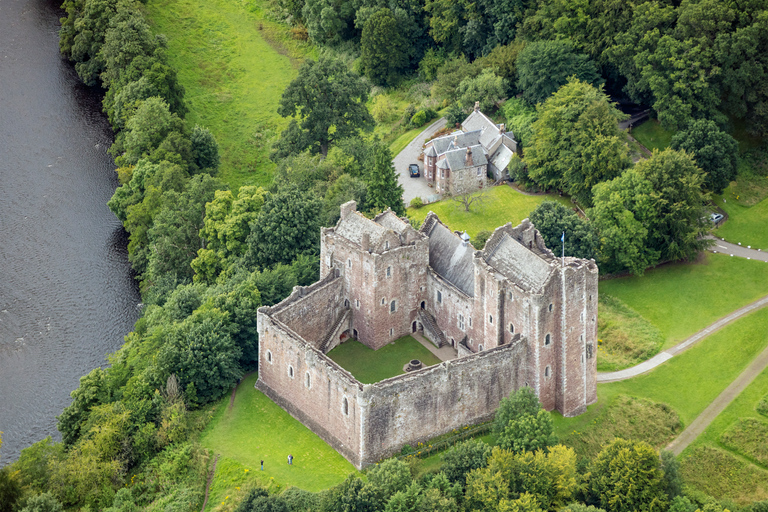 From Edinburgh: Outlander Castles and Highlands Day Tour