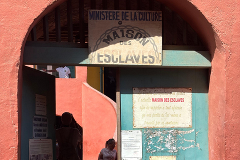 Île de Gorée: In-depth guided tour with access to little-known places