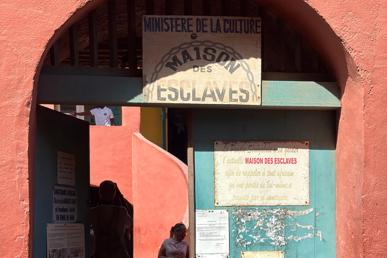 Île de Gorée: In-depth guided tour with access to little-known places